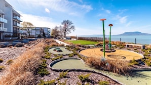 Familie appartement, 2 slaapkamers, balkon, aan het meer (Sunset Resort 409 With Pool) | Terrein van de accommodatie