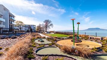 Family Apartment, 2 Bedrooms, Balcony, Lakeside (Sunset Resort 409 With Pool) | Property grounds