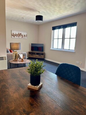 Dining - Highland Base – Inverness Flat (Inverness)