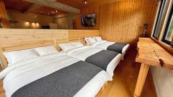 2 間睡房、房內夾萬、熨斗/熨衫板、免費 Wi-Fi