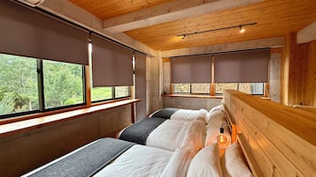 1 bedroom, in-room safe, iron/ironing board, free WiFi