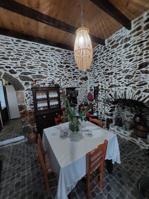 Dining - Kalavros Cretan House with magnificent view (kalavros 1)