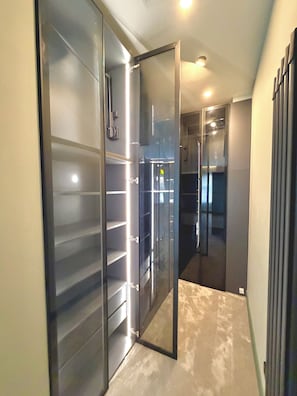 Quarto casal superluxo, banheiro privativo, vista para a cidade | Parte interna