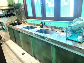 Mini-fridge, microwave, oven - AMAZON HOME AND JUNGLE TRIPS (Manaus)