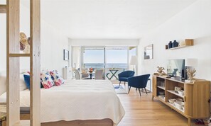 Iron/ironing board, free WiFi - -Océan – Studio rénové avec parking et vue mer (Concarneau)