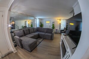 Smart TV, fireplace - ComfiNook Retreat- 3BR Near PHL Airport + Parking + WiFi + AC (Sharon Hill)