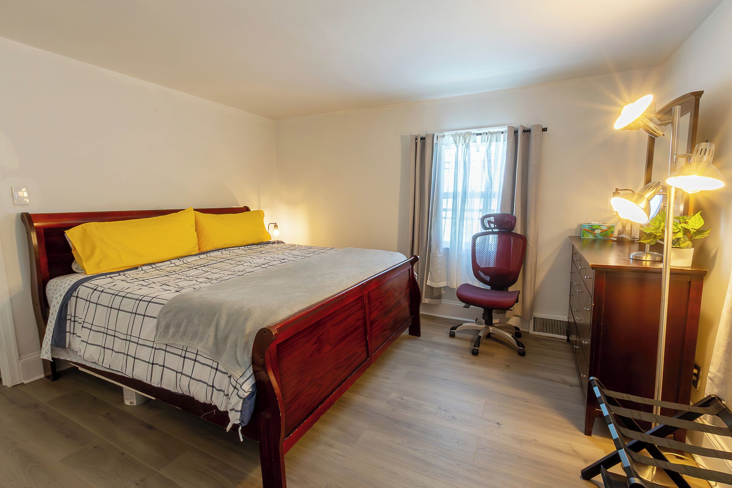 3 bedrooms, iron/ironing board, free WiFi, bed sheets