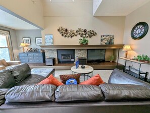 Exterior - Quicksilver 1671 (Keystone)