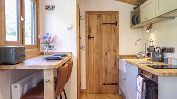 Utensilis de cuina, vaixella i coberteria