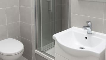 Shower, towels