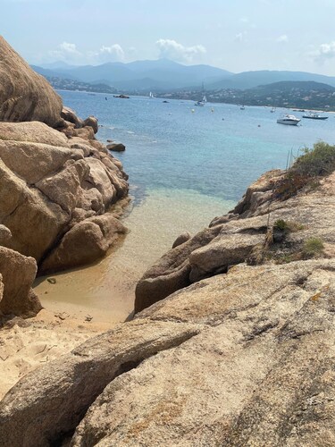 2-person studio with sea view and pool in Porticcio residence. Corsica.