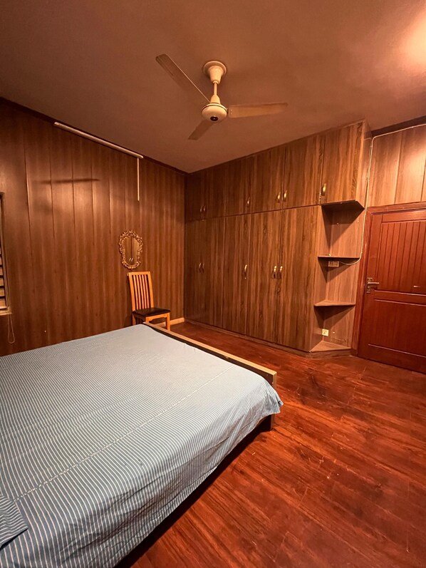 3 bedrooms, iron/ironing board, WiFi, bed sheets - Spacious 2-bedroom apartment with WiFi, AC in beautiful Islamabad (Islamabad)