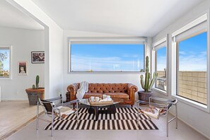 TV connectée, baby-foot, table de tennis de table