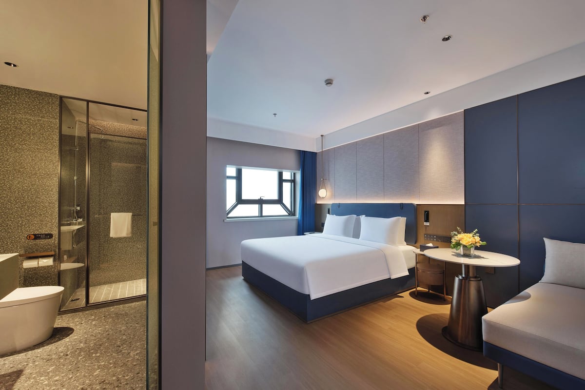 Deluxe King | View from room