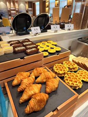 Frukost med självservering varje dag mot avgift