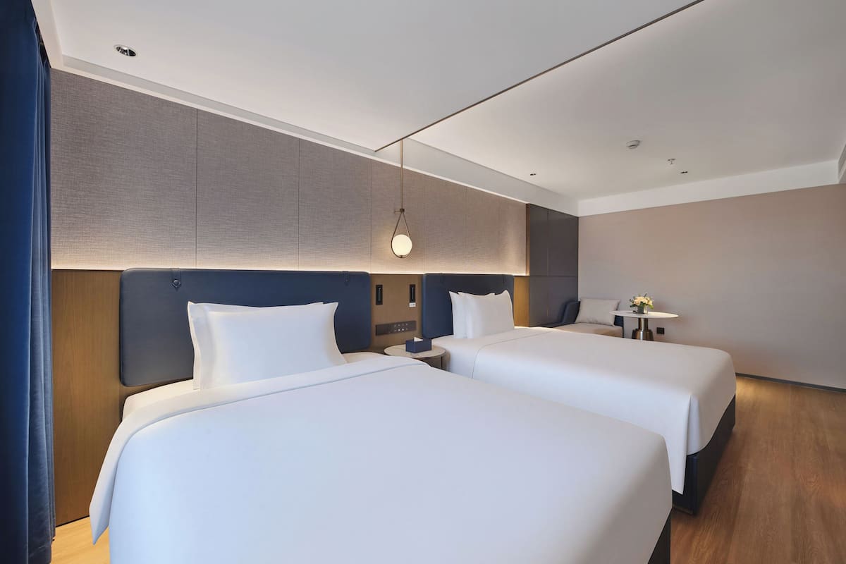 Bund Landscape Family Room