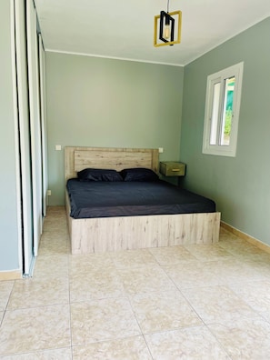 1 bedroom, travel crib, free WiFi, bed sheets