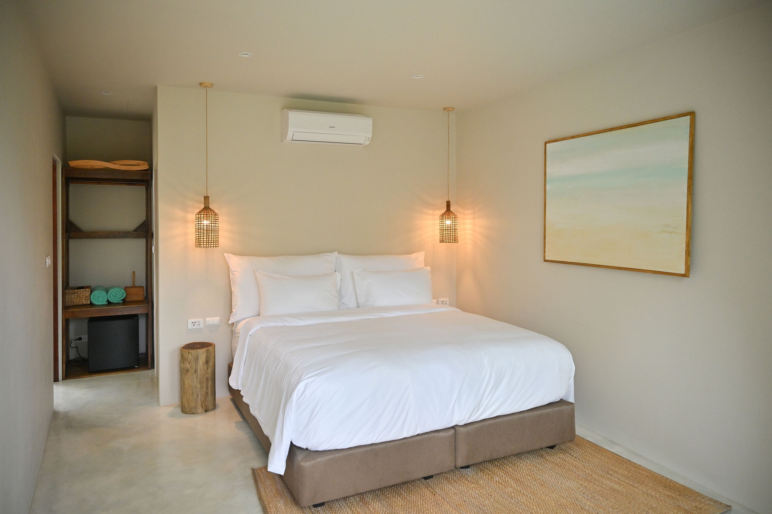 In-room safe, blackout curtains, free WiFi, bed sheets