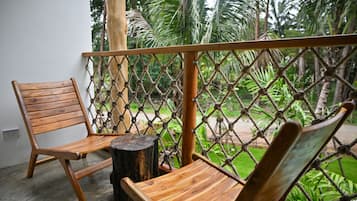 Chambre Double, vue piscine | Balcon