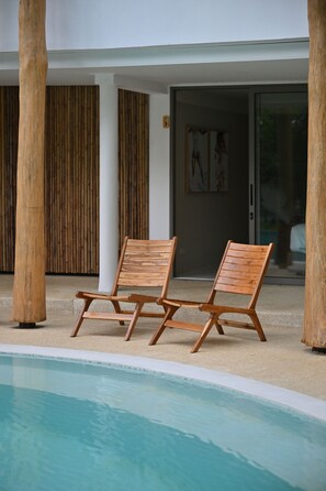 Zimmer, 1 Queen-Bett, Poolseite | Ausblick vom Zimmer