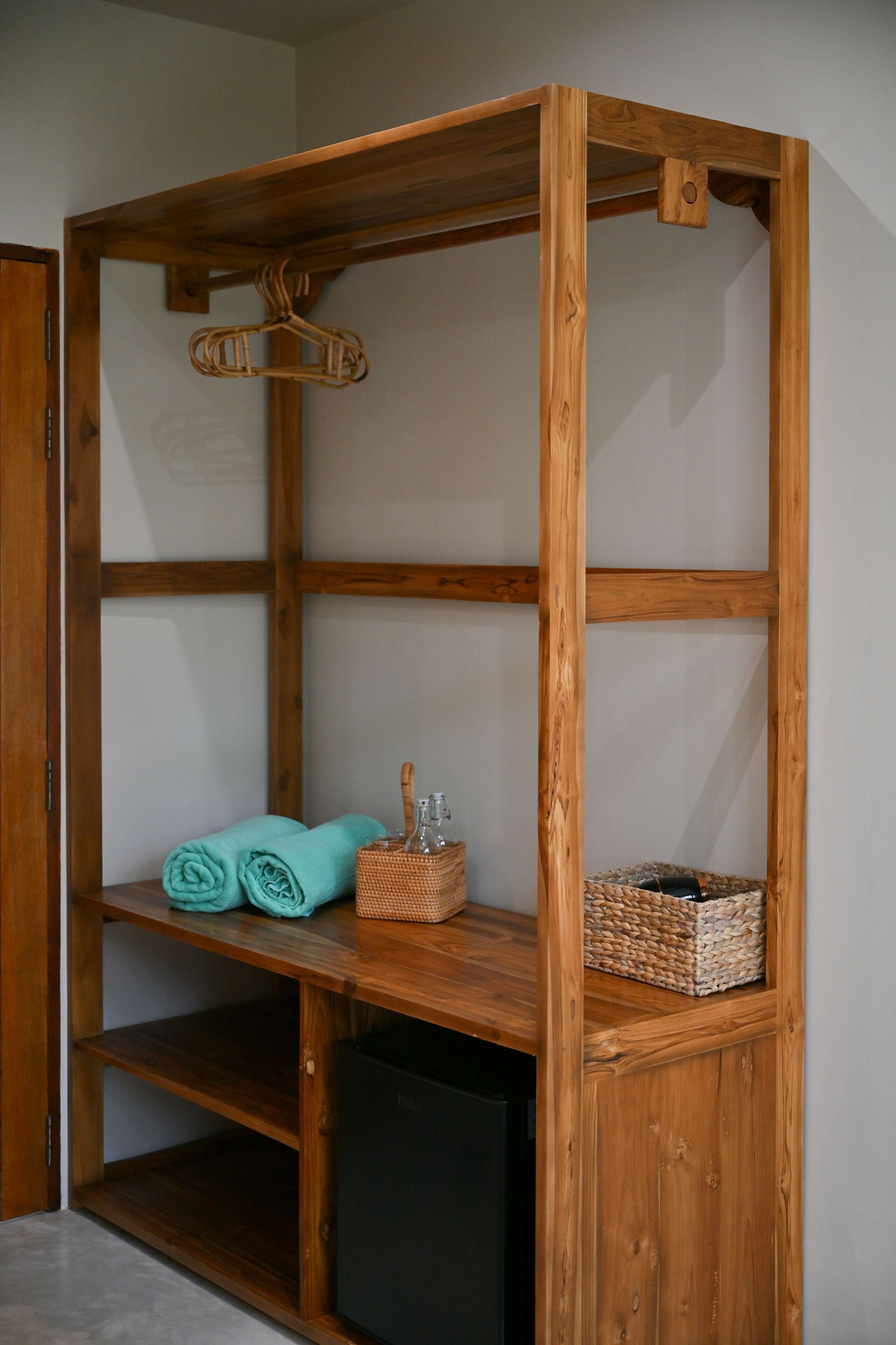 Rom, 1 queensize-seng, bassengutsikt | Romfasilitet