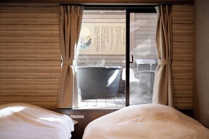 Hair dryer, slippers, bidet, towels - Grand Lectore Yugawara (TKP Hotels & Resorts) (Yugawara)