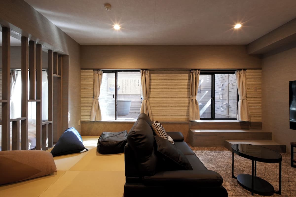 普通客房, 非吸煙房 (Junior Suite, Open air bath) | 客房內保險箱、遮光布/窗簾、免費無線上網、床單