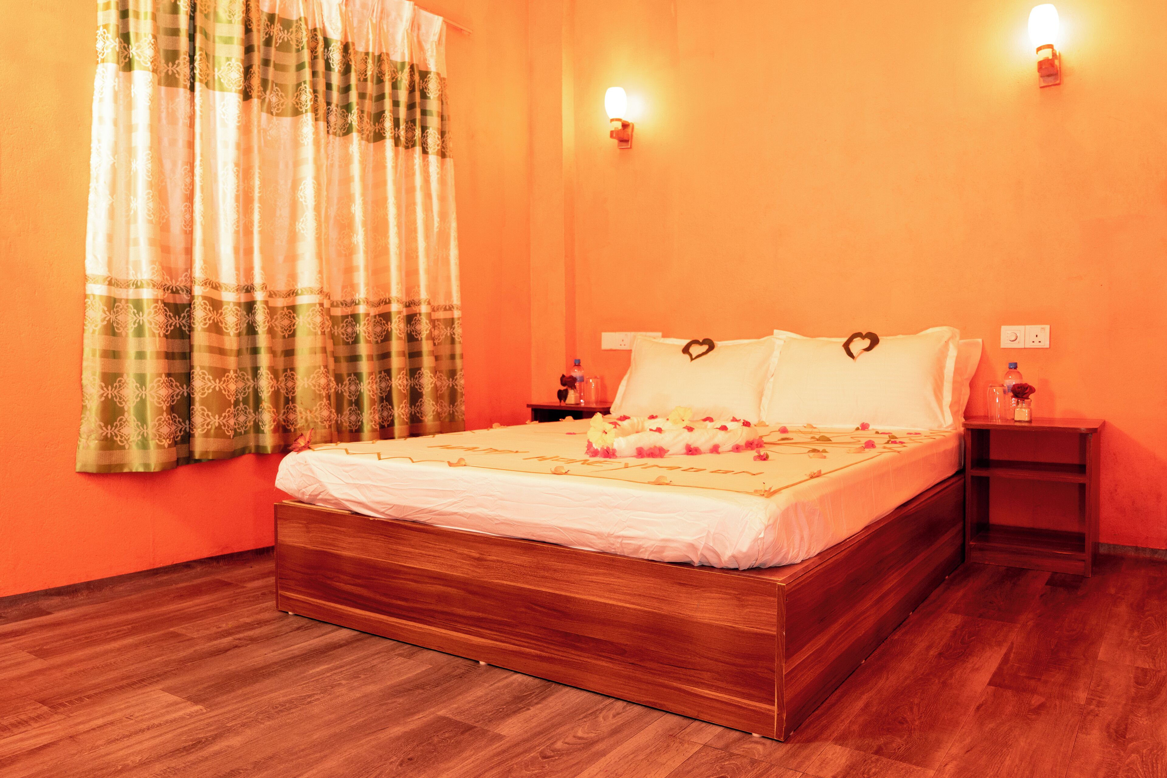 Deluxe Double Room | Desk, iron/ironing board, free WiFi