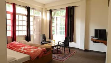 Standard Double Room | In-room safe, soundproofing, free WiFi, bed sheets