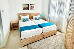 3 chambres, fer et planche à repasser, Wi-Fi, draps fournis