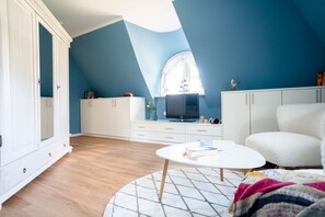 TV, peis og stereoanlegg