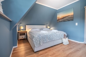 3 Schlafzimmer, Zimmersafe, Schreibtisch, Bügeleisen/Bügelbrett
