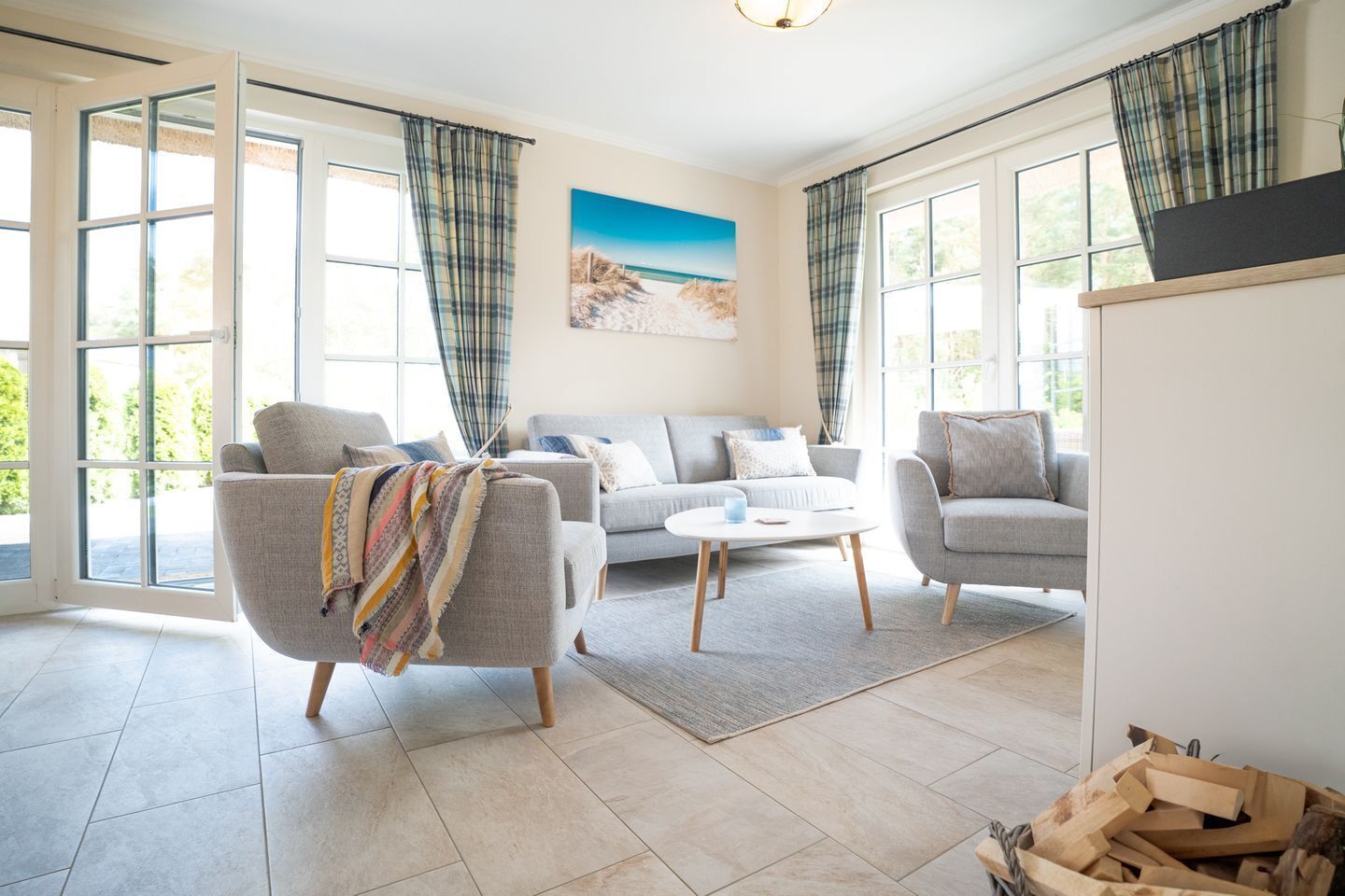 TV, fireplace, stereo