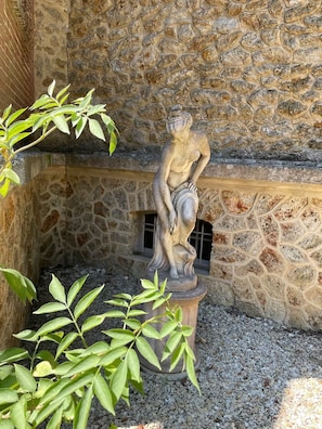 Exterior detail - The 1900 Manor House (La Ferté-Gaucher)