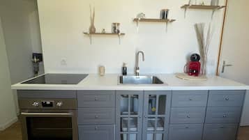 KylskÄp, mikrovÄgsugn, ugn och spishÀll