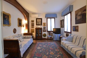 TV - Nice apartment for 6 people with A/C, WIFI, TV and pets allowed (Lido)