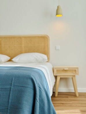 Premium appartement | Luxe beddengoed, bedden met traagschuimmatrassen, gratis wifi