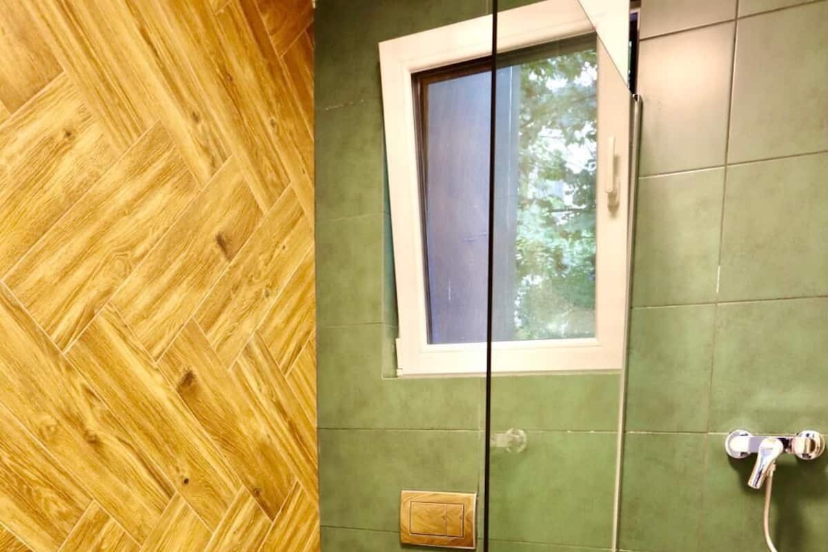 Deluxe Double Room, Garden View | Bathroom | Shower, hair dryer, towels, soap
