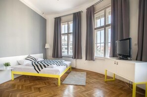 Apartament superior | Caixa forta a l'habitació, wifi gratuïta i roba de llit 