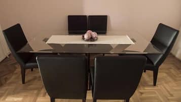 Superior Apartment | In-room safe, free WiFi, bed sheets