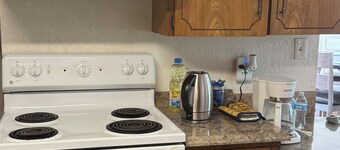 Cozy 3-bedroom house in quiet neighborhood! No pet