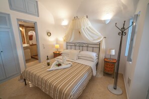 Standard Suite, Patio, Sea View - Lithies Traditional Homes (Firostefani Santorini)