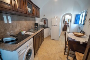 Suite Deluks, patio, pemandangan laut | Dapur pribadi