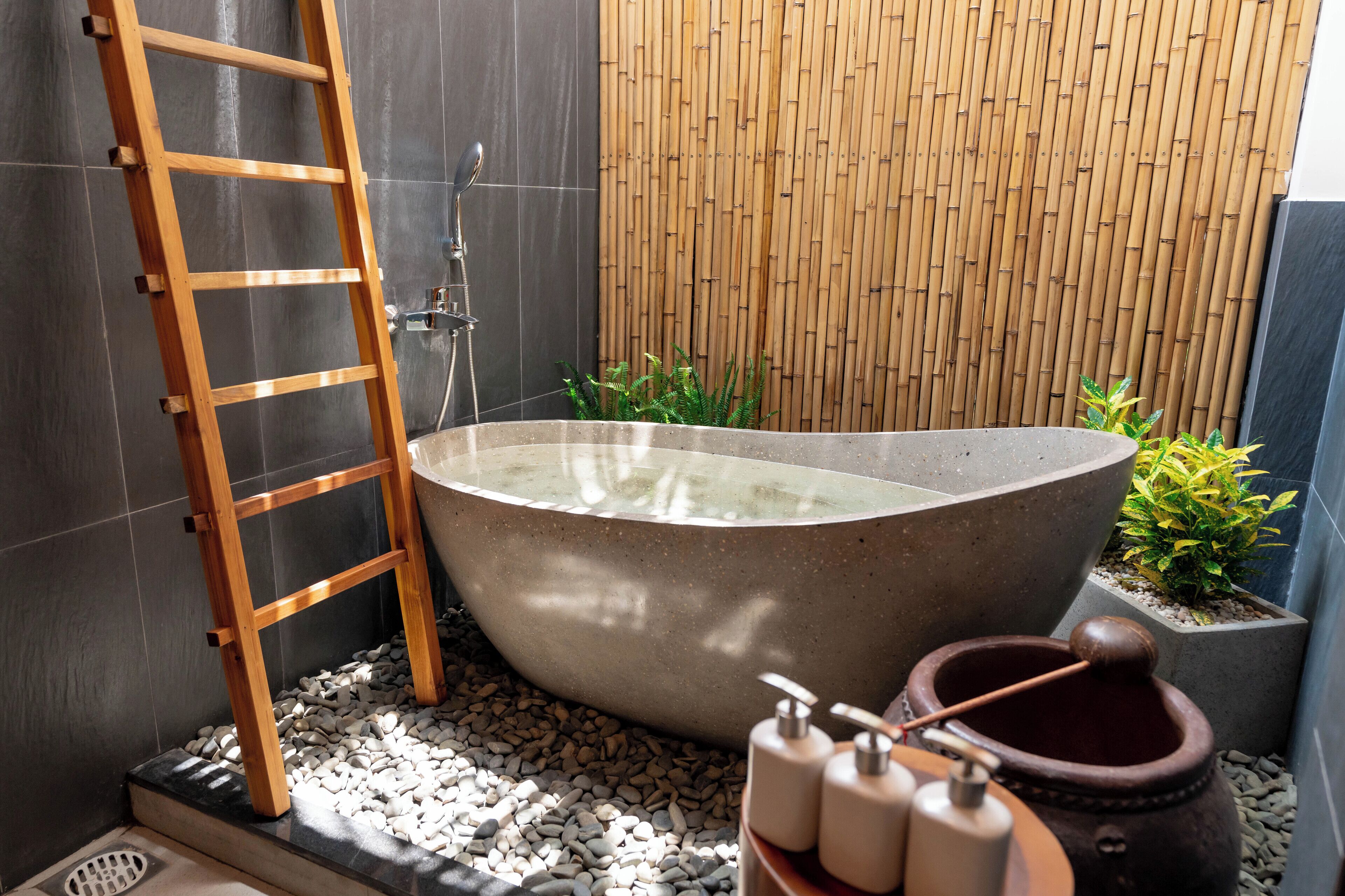 Chambre Quadruple Familiale, vue piscine | Salle de bain