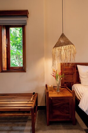 Schreibtisch, kostenloses WLAN