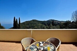 Outdoor dining - Golden Sun Villa (κέρκυρα)