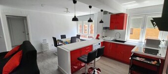 Centrally located apartment, close to hospitals and downtown.