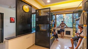 Phòng tập thể, phòng tập thể nam và nữ (Bed in 6 Bed) | Bộ trải giường