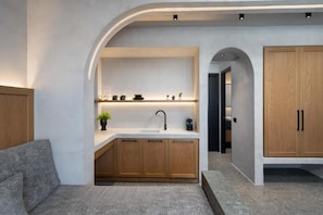 Living area - La Torretta Suites & Spa (Santorini)