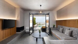 Deluxe Suite with Private Pool | リビング エリア